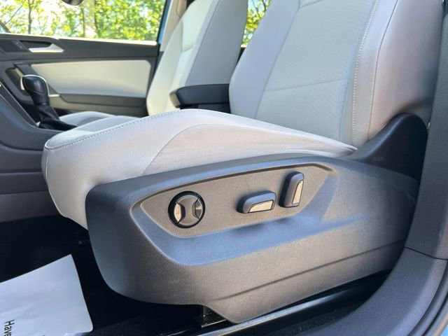 Used 2020 Volkswagen Tiguan SE w/ Panoramic Sunroof Package FWD image 20