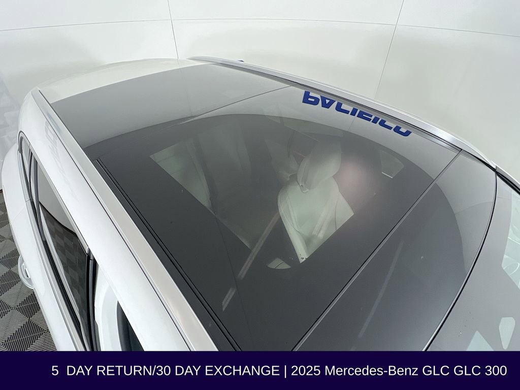 Used 2025 Mercedes-Benz GLC 300 4MATIC image 16