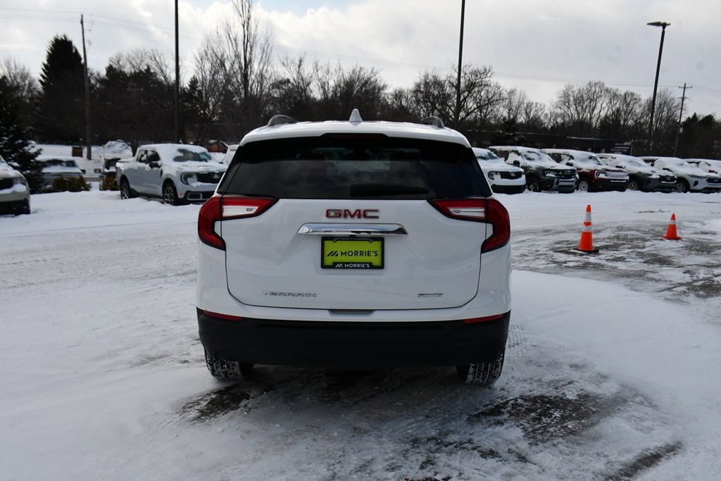 Used 2022 GMC Terrain SLE w/ Driver Convenience Package image 5