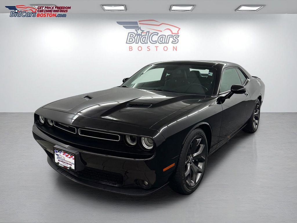 Used 2018 Dodge Challenger SXT Plus image 1