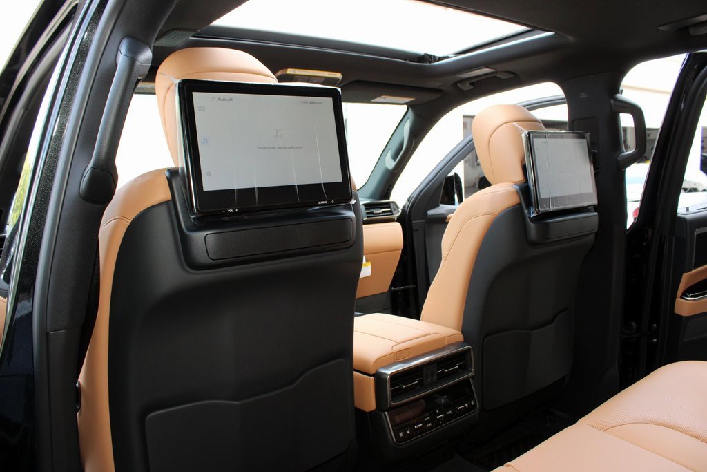 Used 2025 Lexus LX 600 4WD w/ Luxury Package image 26