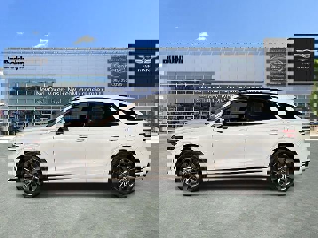 Used 2025 Genesis GV70 3.5T Sport image 8