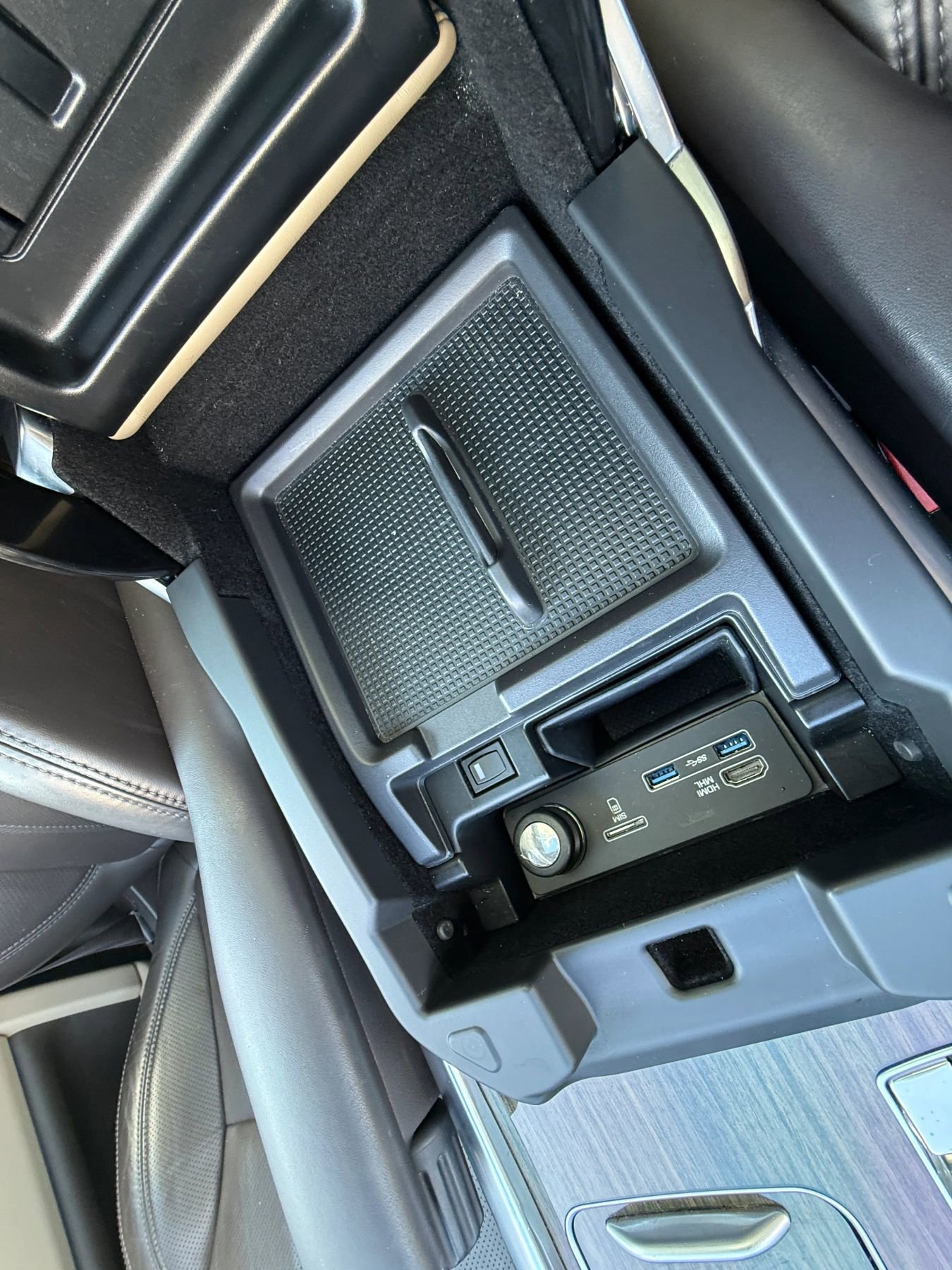 Used 2017 Land Rover Range Rover Sport HSE image 28