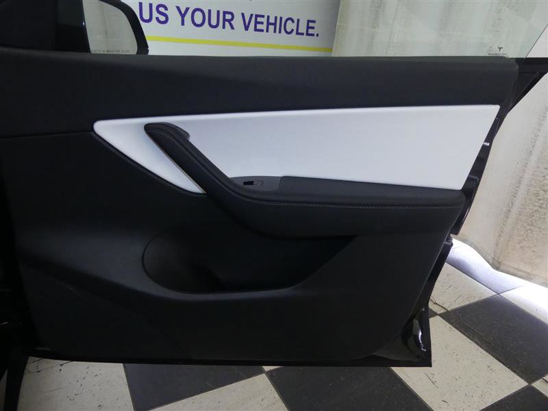 Used 2020 Tesla Model Y Long Range image 22