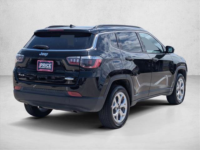 Used 2025 Jeep Compass Latitude w/ Sun & Sound Group image 5