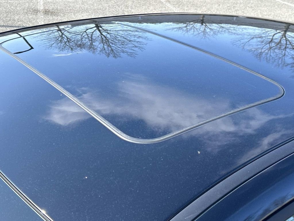 Certified 2025 Hyundai Elantra SEL image 11