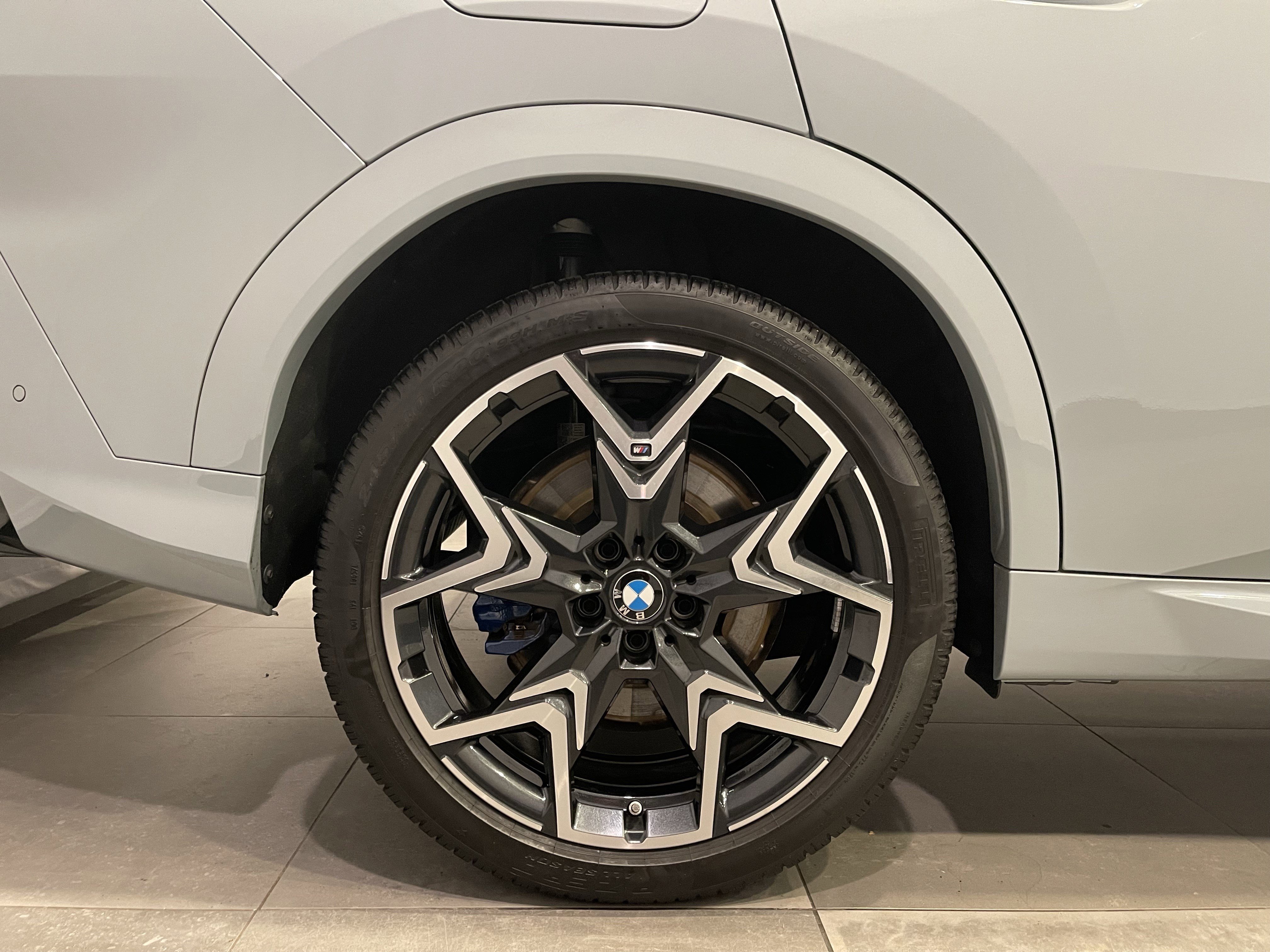 Used 2025 BMW X2 M35i AWD/4WD image 9