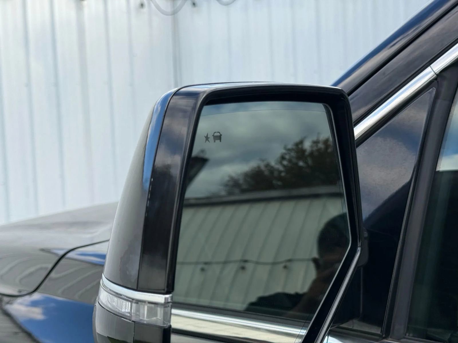 Used 2015 Cadillac Escalade ESV Platinum image 35