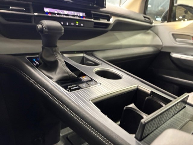 Used 2025 Toyota Sienna LE image 21