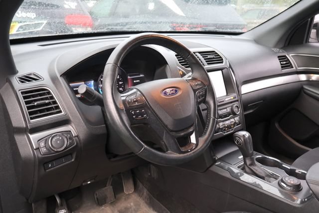 Used 2018 Ford Explorer XLT w/ Equipment Group 201A AWD/4WD image 6