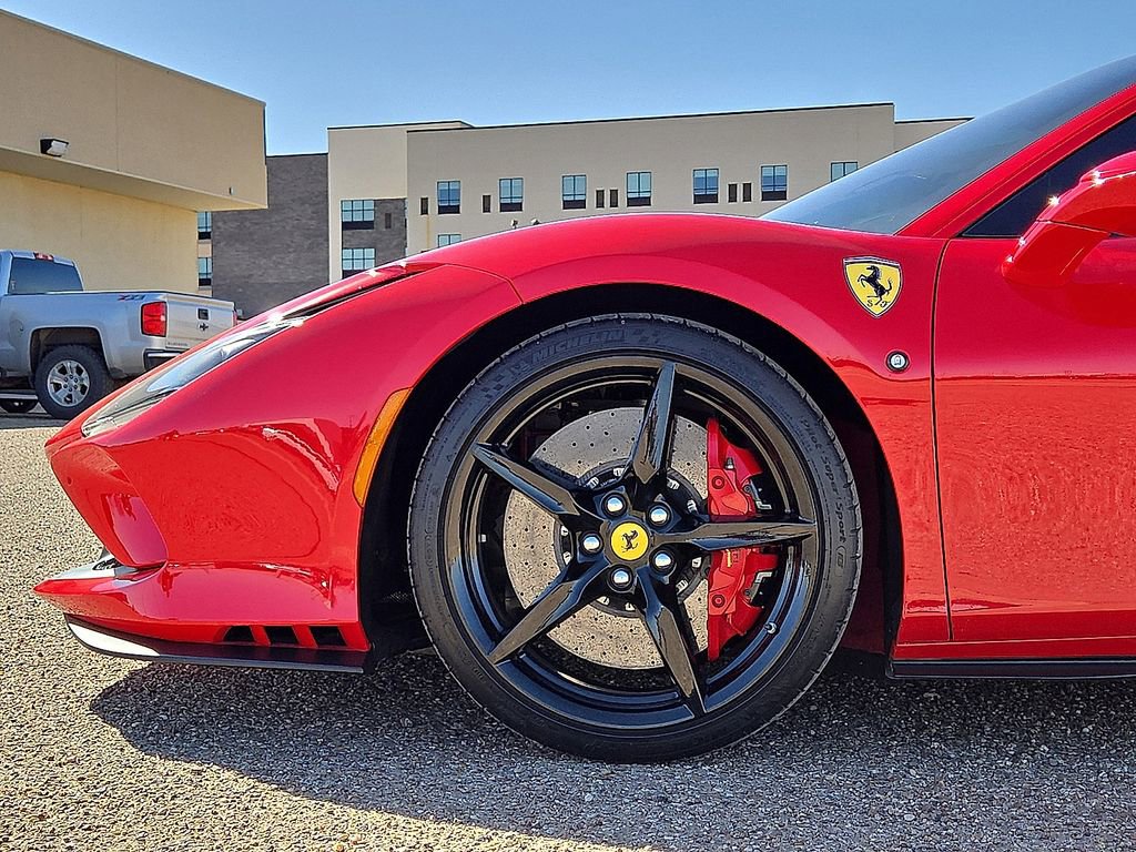 Used 2020 Ferrari F8 Tributo image 12