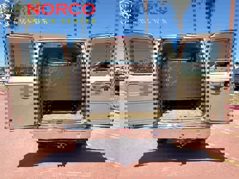 Used 2013 Ford E-350 and Econoline 350 XLT image 11