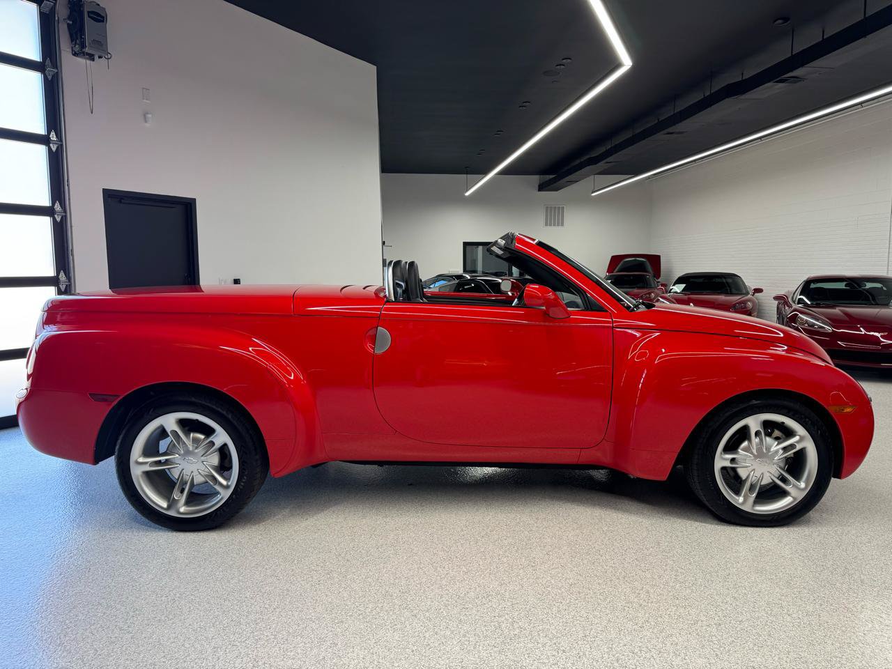 Used 2003 Chevrolet SSR w/ Preferred Equipment Group RWD image 30