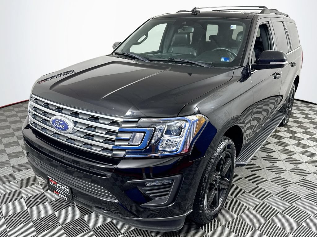 Used 2020 Ford Expedition XLT w/ Equipment Group 202A AWD/4WD image 3