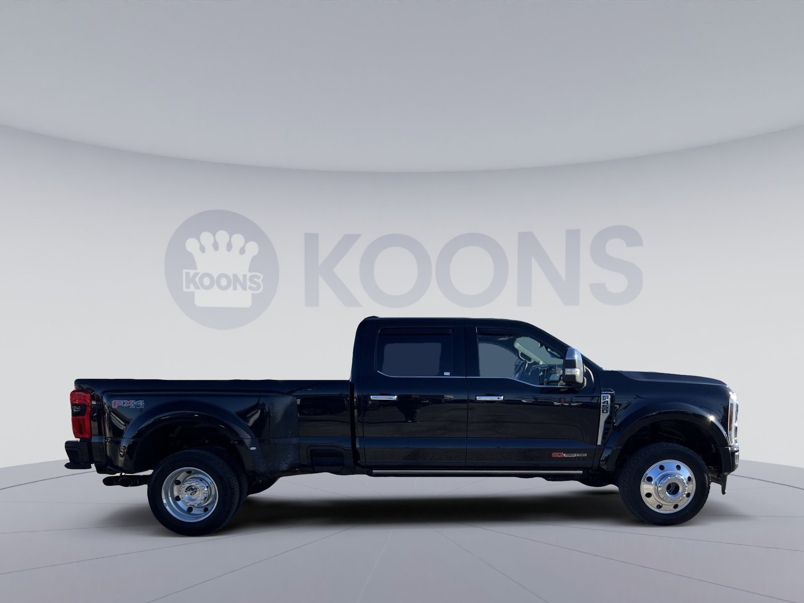 Used 2024 Ford F450 Platinum w/ FX4 Off-Road Package image 8