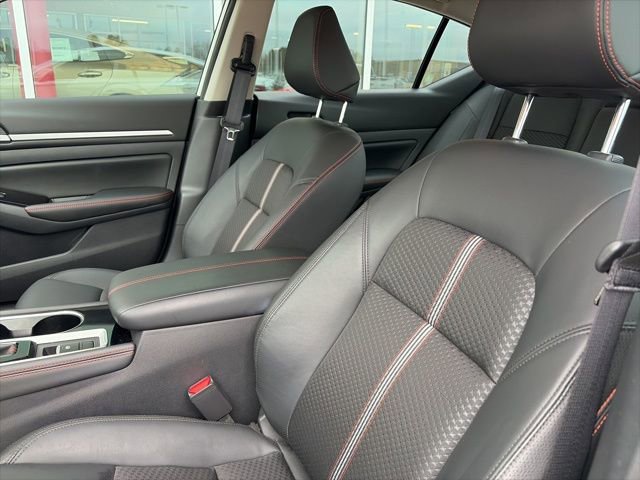 Certified 2025 Nissan Altima 2.5 SR image 9