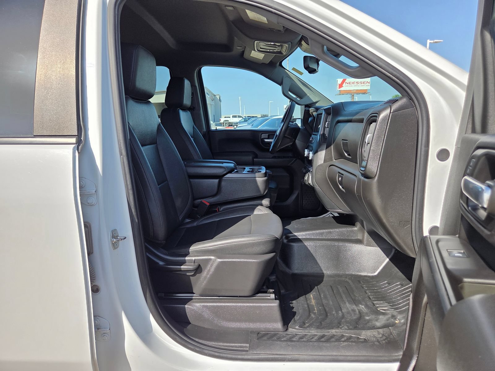 Used 2024 GMC Sierra 3500 Pro AWD/4WD image 22