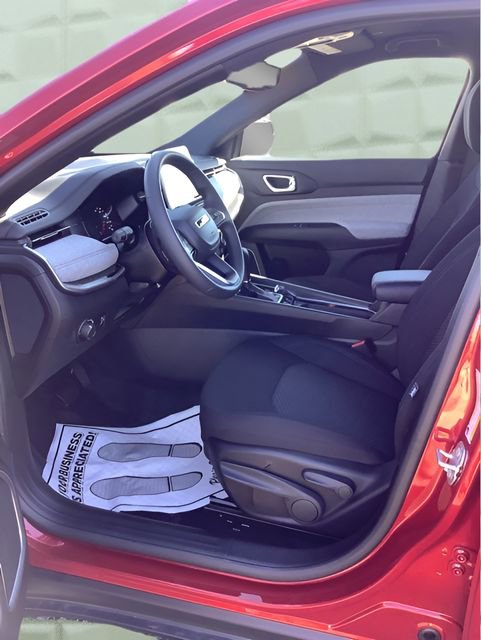 Certified 2025 Jeep Compass Sport image 9