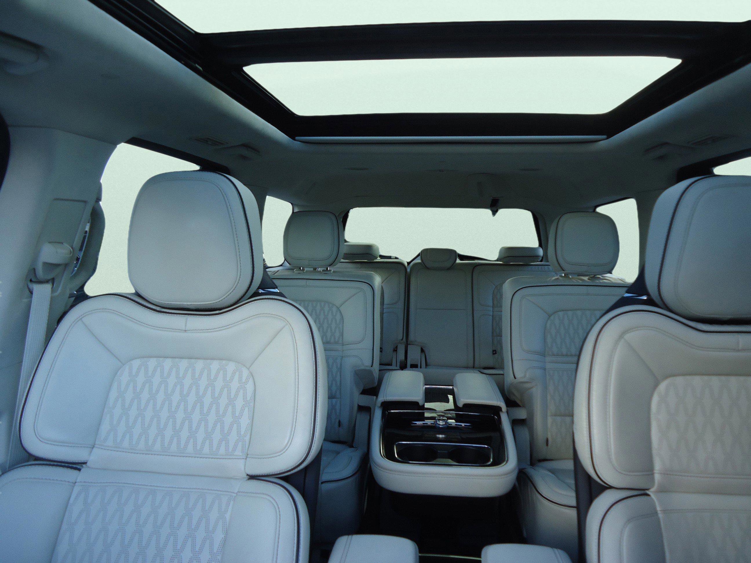 Used 2020 Lincoln Navigator Black Label w/ Cargo Convenience Package AWD/4WD image 36