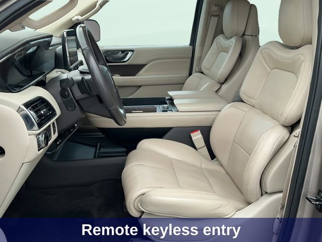 Used 2020 Lincoln Navigator Reserve w/ Luxury Package image 18