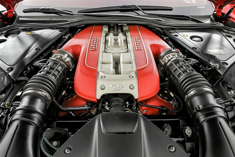 Used 2019 Ferrari 812 Superfast RWD image 16