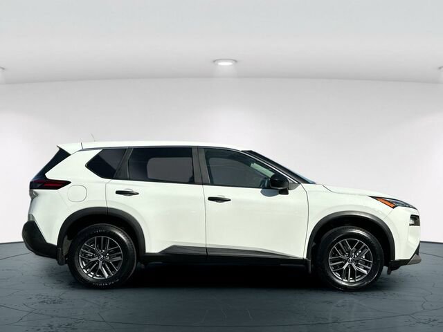 Used 2023 Nissan Rogue S image 7