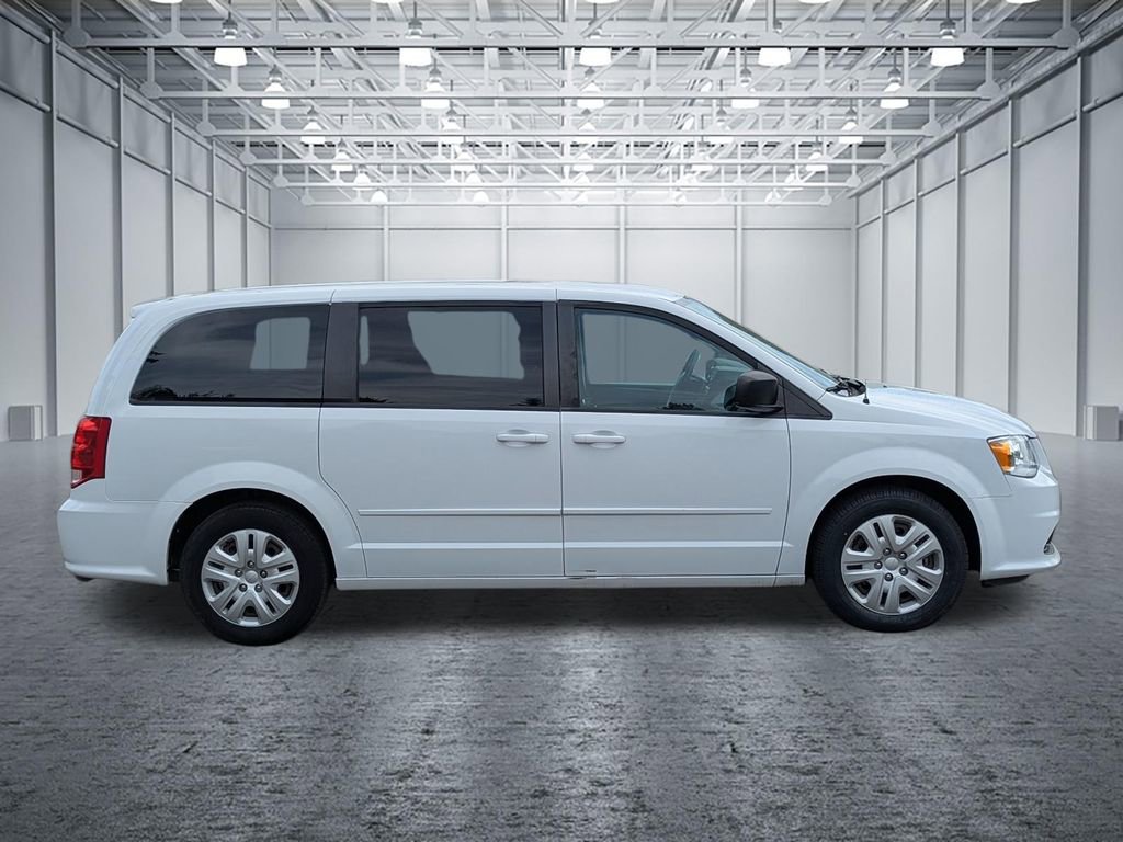 Used 2016 Dodge Grand Caravan SE w/ Quick Order Package 29E SE FWD image 6