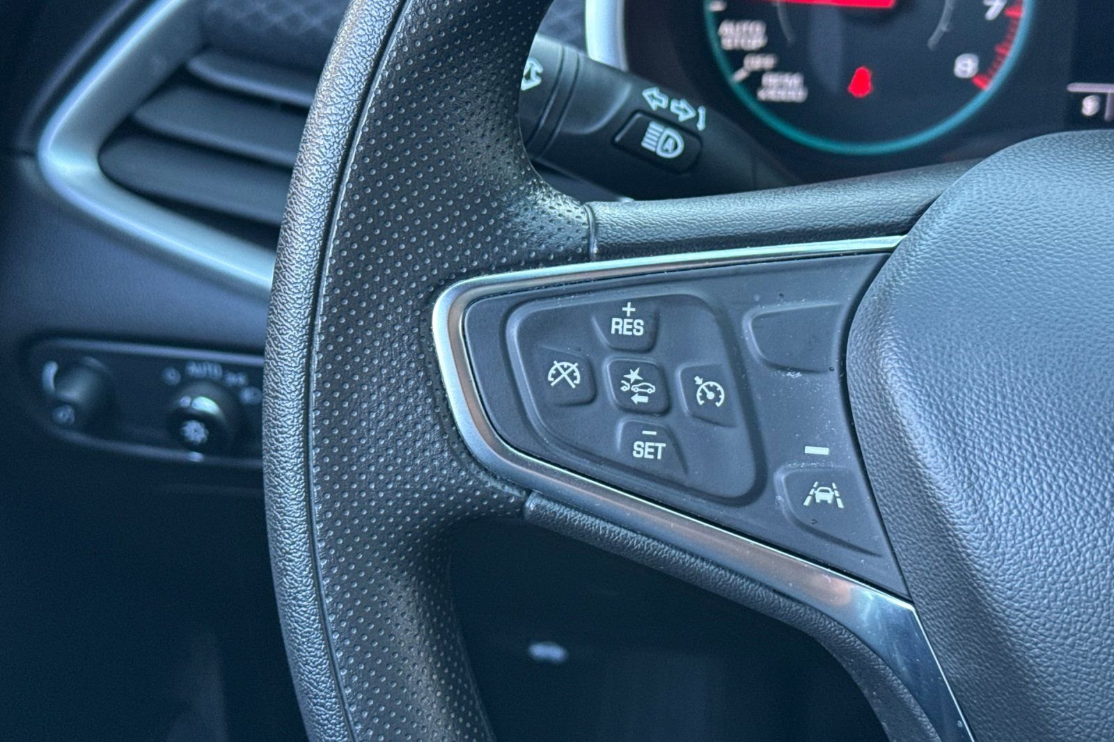 Used 2024 Chevrolet Malibu LT image 34