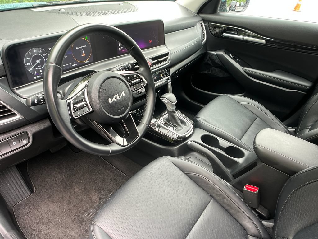 Used 2024 Kia Seltos EX AWD/4WD image 9