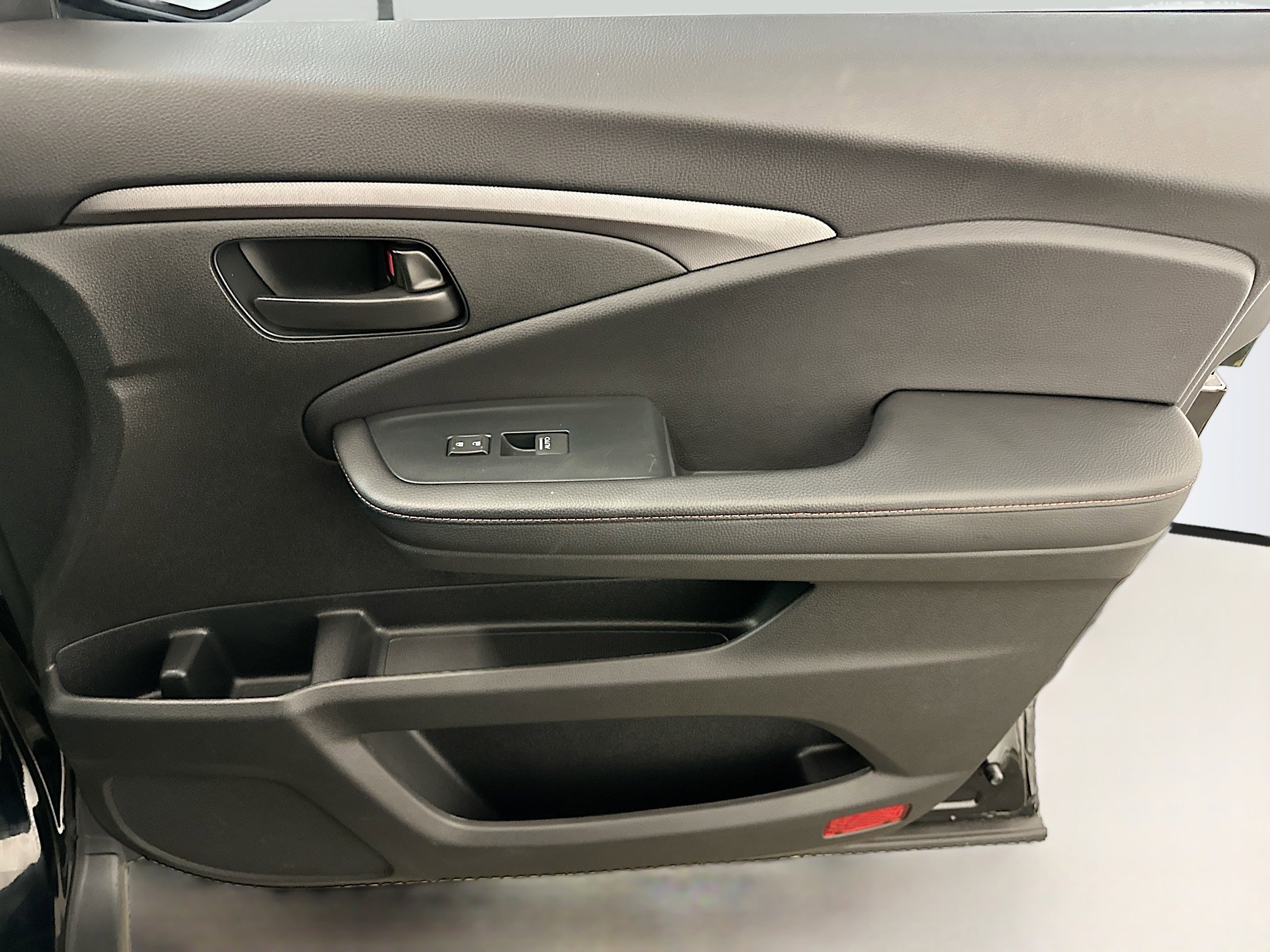 Used 2022 Honda Passport TrailSport image 35