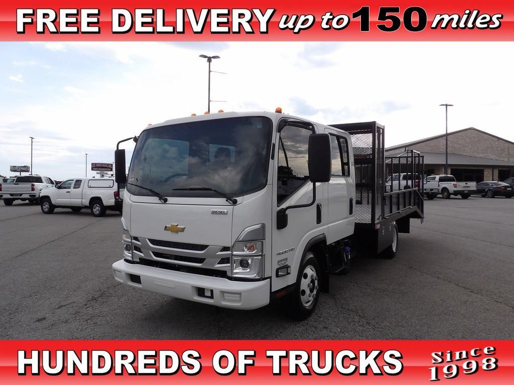 Used 2024 Chevrolet Low Cab Forward 4500HD RWD image 1