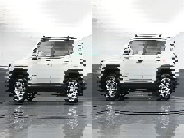 Used 2018 Jeep Renegade Latitude image 33