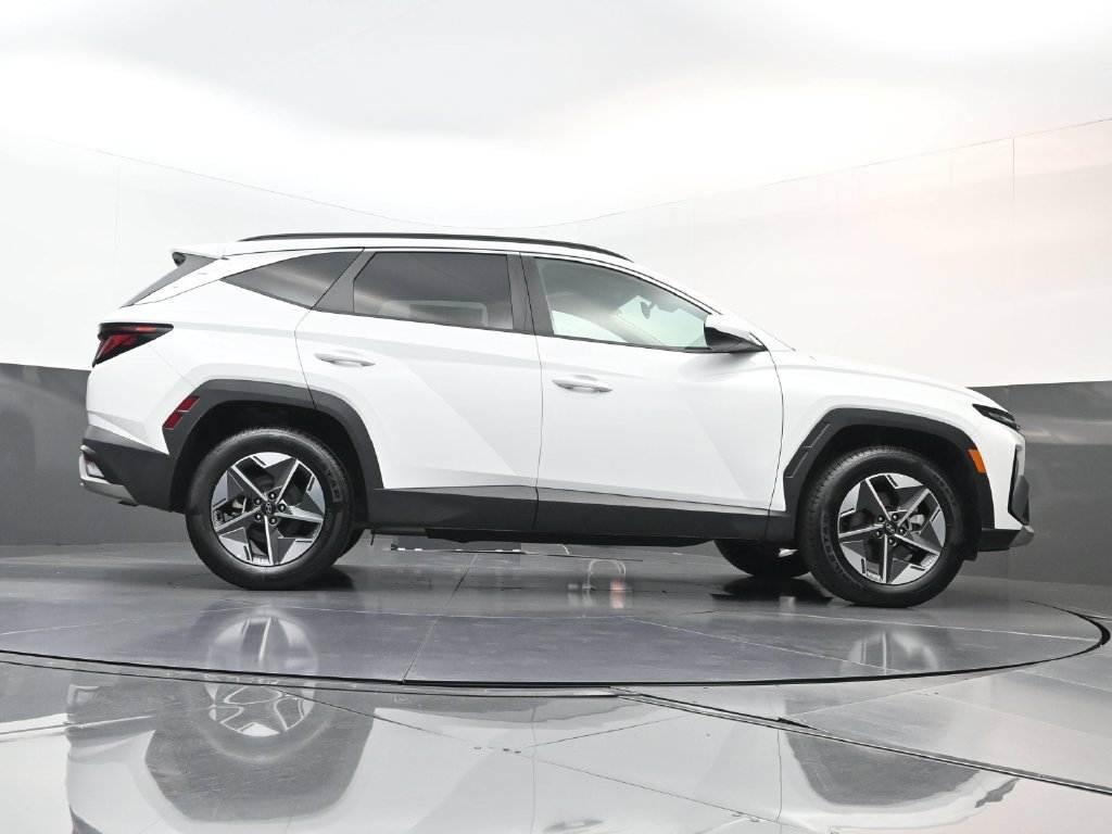 Certified 2025 Hyundai Tucson SEL AWD/4WD image 23