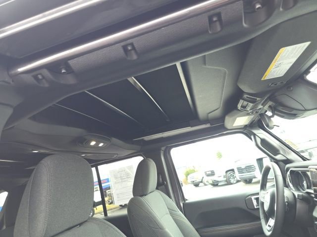 Used 2025 Jeep Wrangler Unlimited Sahara w/ Safety Group image 42