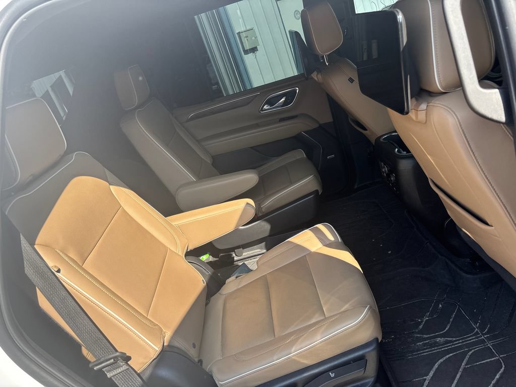 Used 2023 Chevrolet Tahoe Premier AWD/4WD image 13