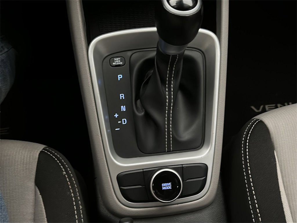 Certified 2022 Hyundai Venue SEL image 26