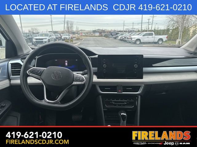 Used 2025 Volkswagen Taos SE AWD/4WD image 6