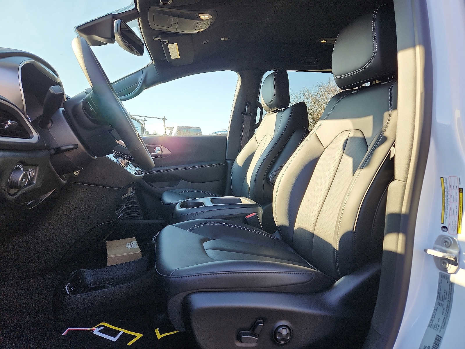 New 2026 Chrysler Pacifica Select image 9