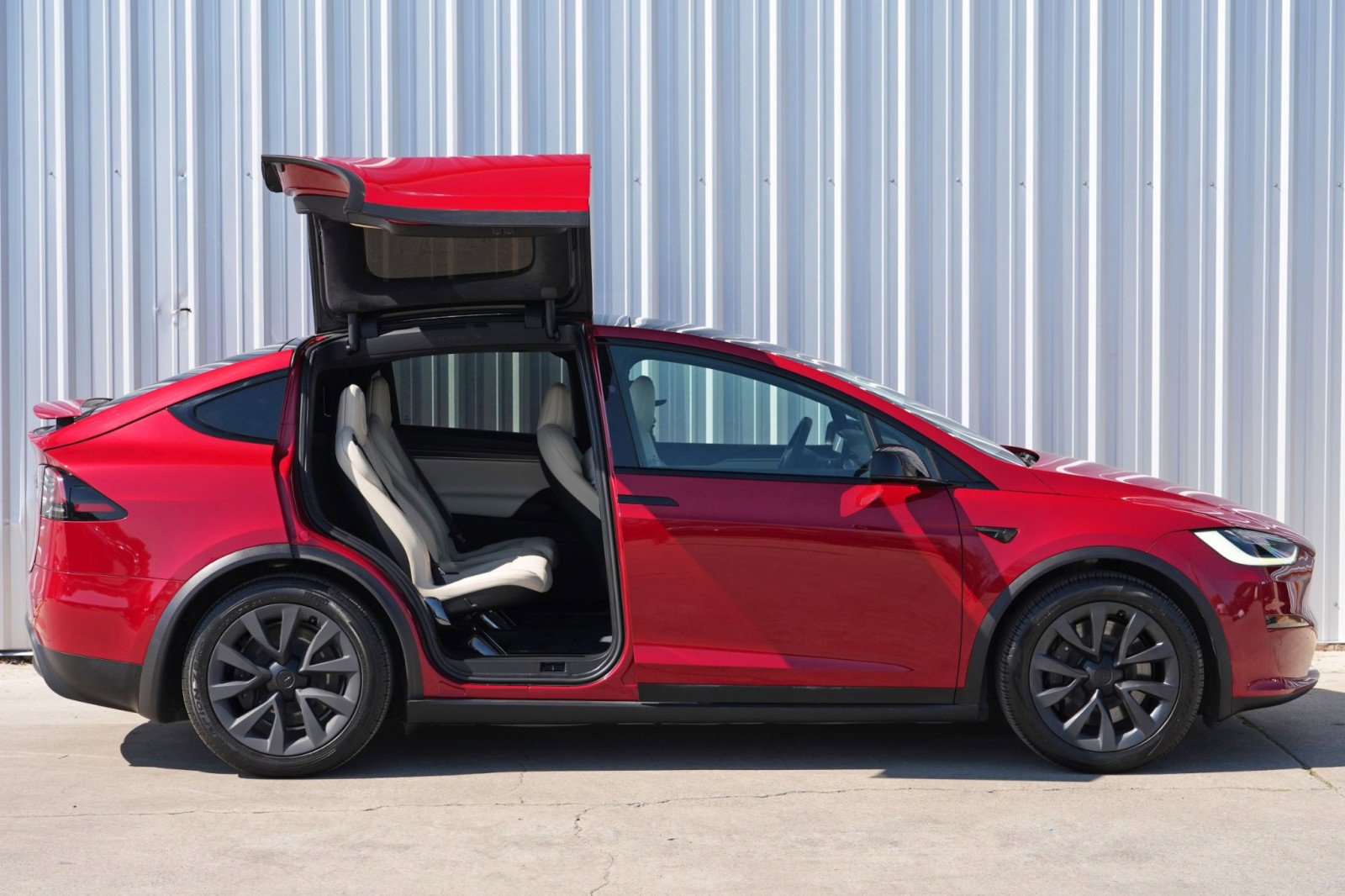 Used 2022 Tesla Model X Plaid image 55