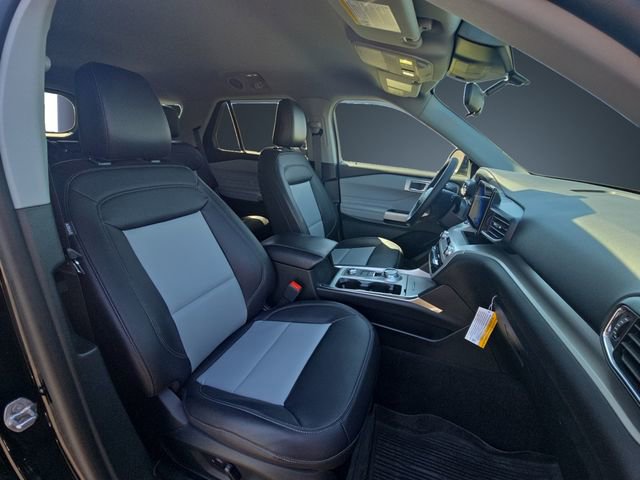 Used 2024 Ford Explorer XLT w/ Equipment Group 202A AWD/4WD image 15