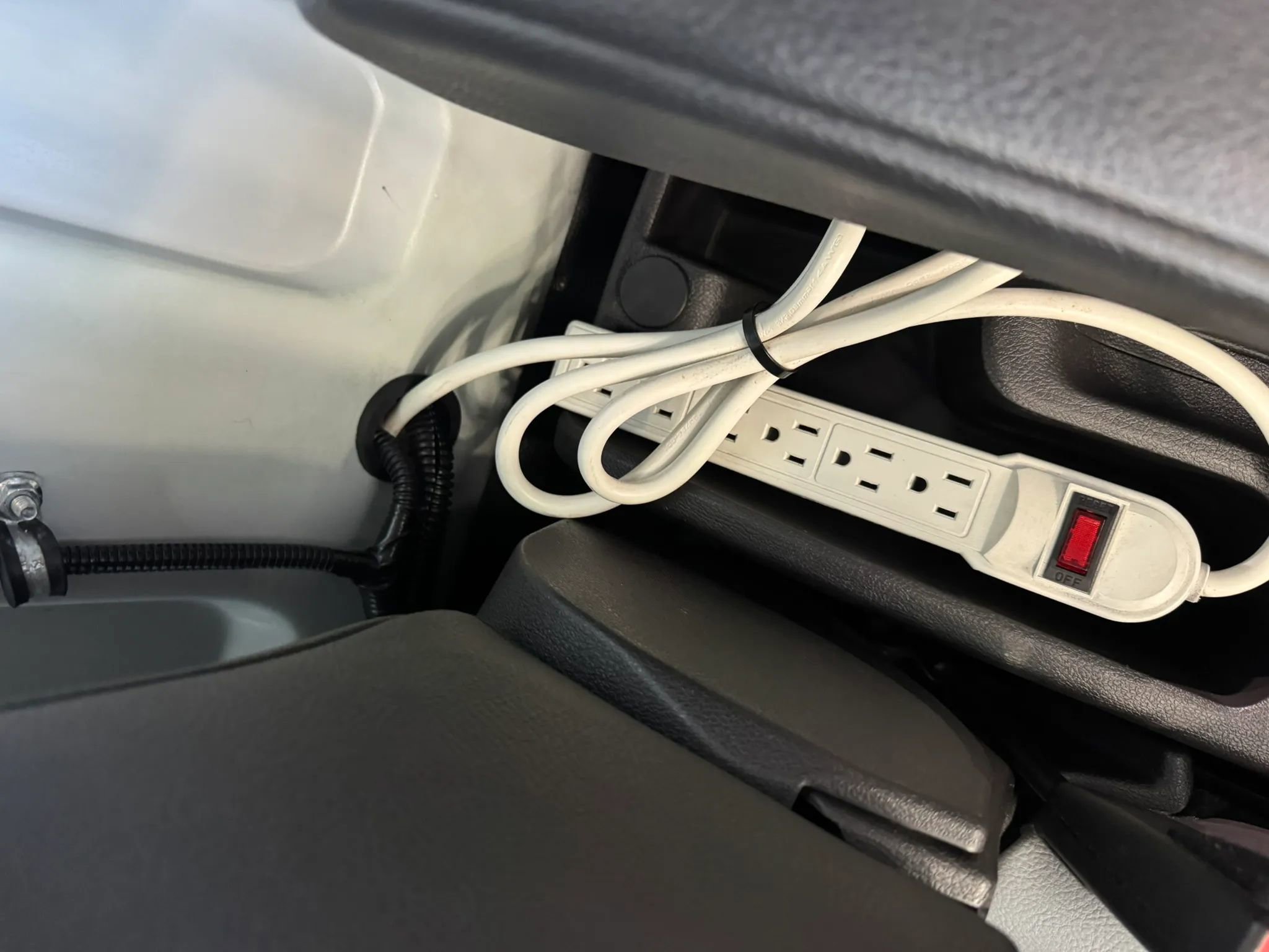 Used 2014 Ford Transit Connect XL image 16