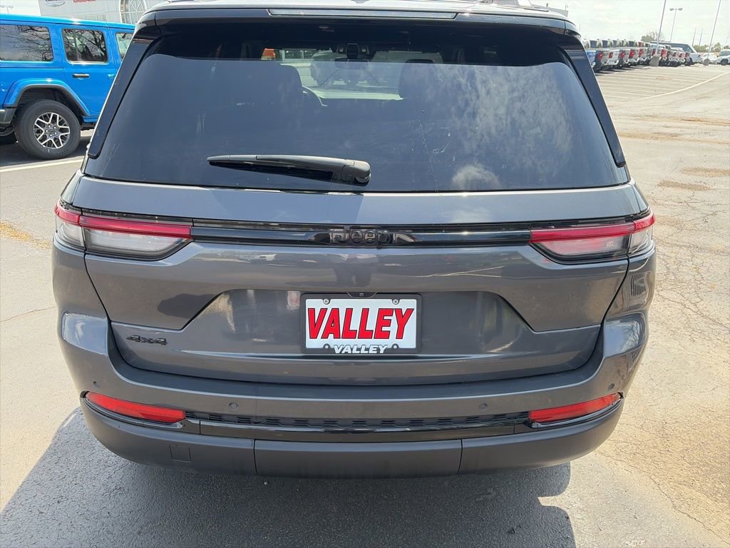 Certified 2024 Jeep Grand Cherokee Altitude image 6