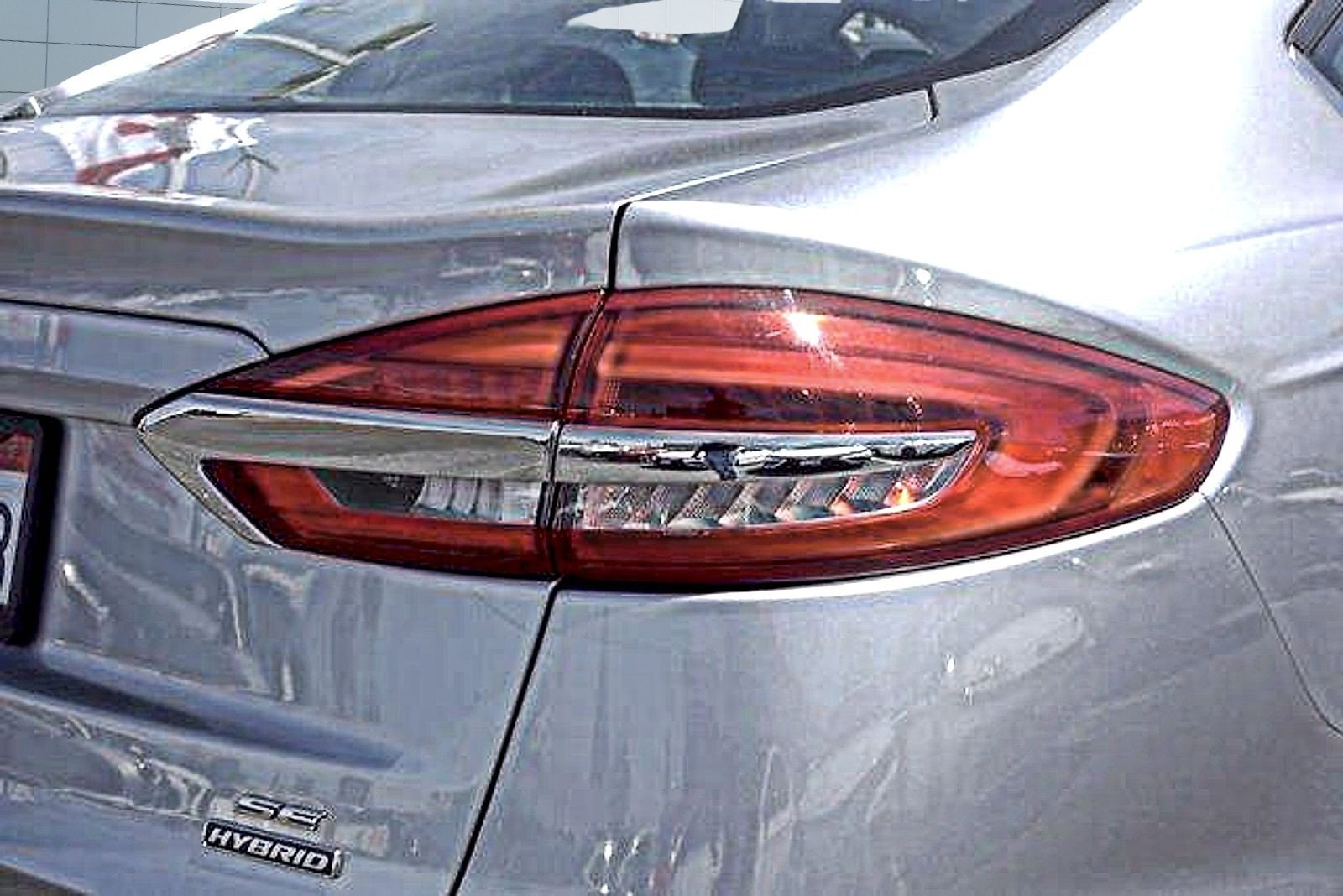 Used 2020 Ford Fusion SE FWD image 5
