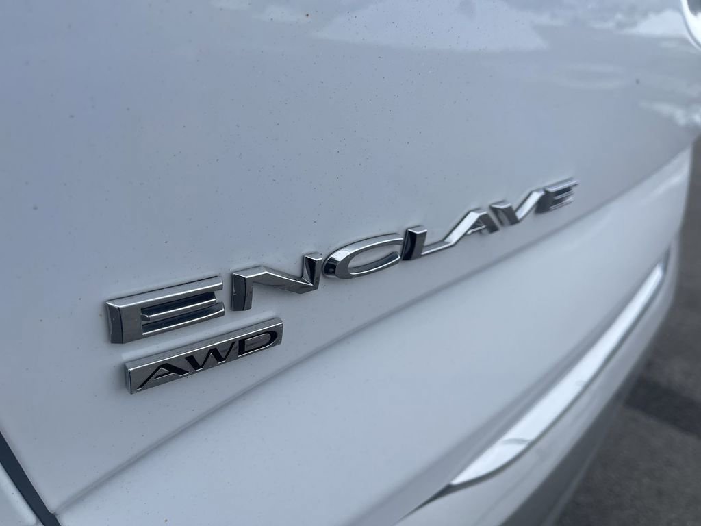 Used 2023 Buick Enclave Essence image 12