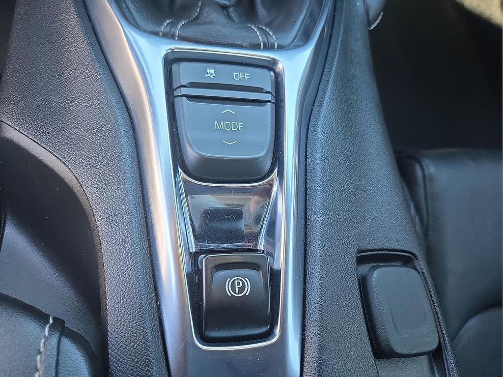 Used 2023 Chevrolet Camaro LT RWD image 17