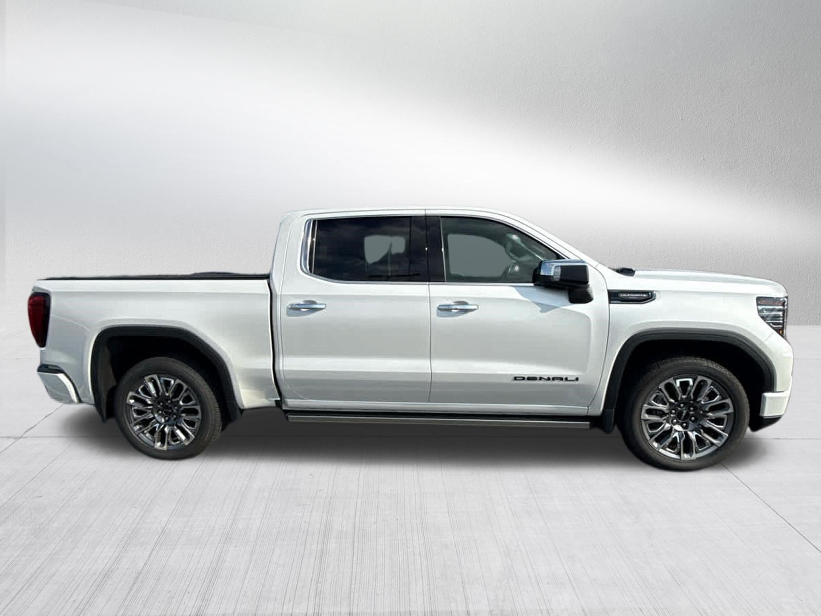 Used 2024 GMC Sierra 1500 Denali Ultimate AWD/4WD image 9