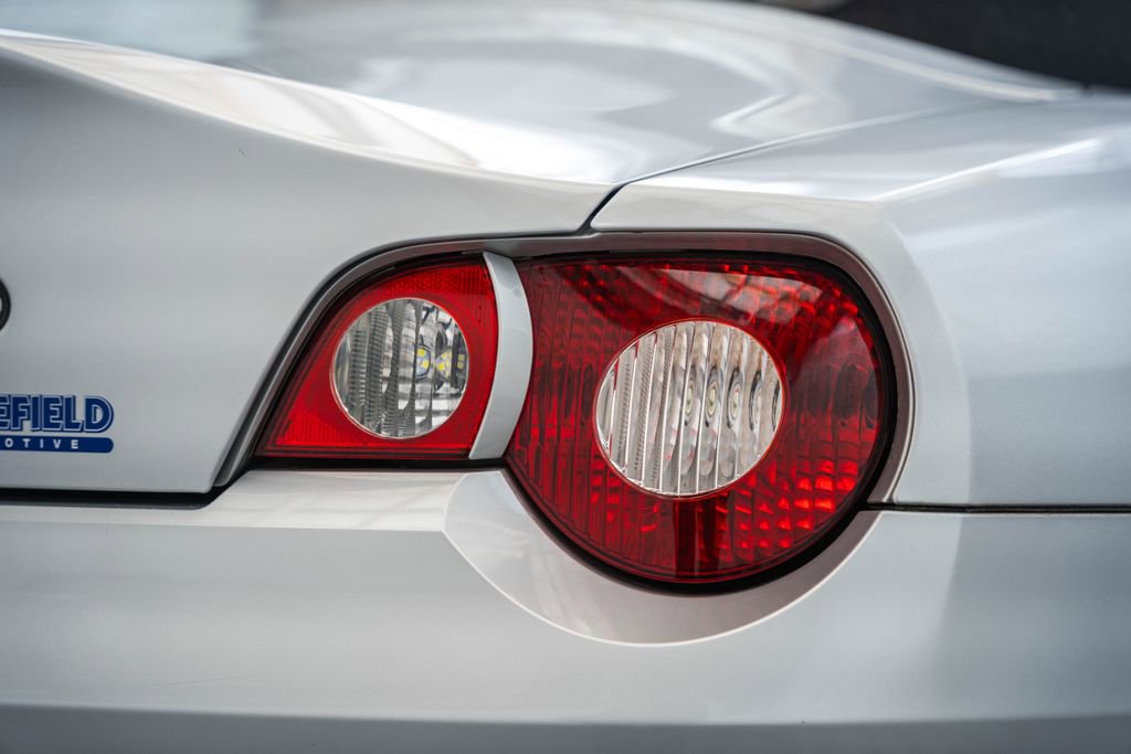 Used 2005 BMW Z4 2.5i RWD image 8