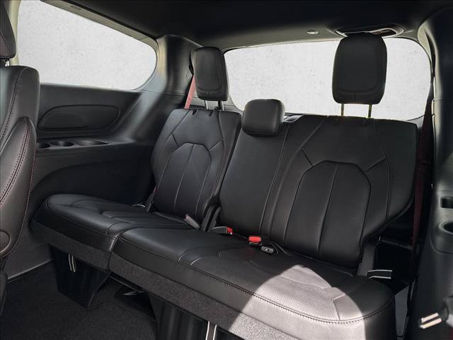 New 2027 Chrysler Pacifica Select FWD image 15