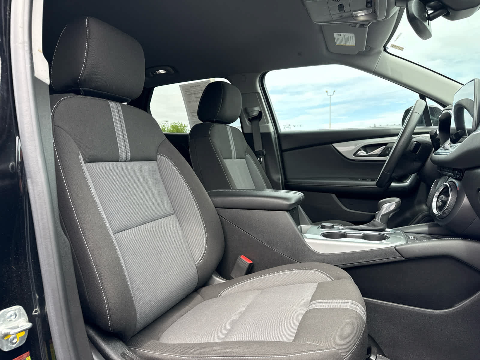 Certified 2025 Chevrolet Blazer LT w/ Convenience Package FWD image 25
