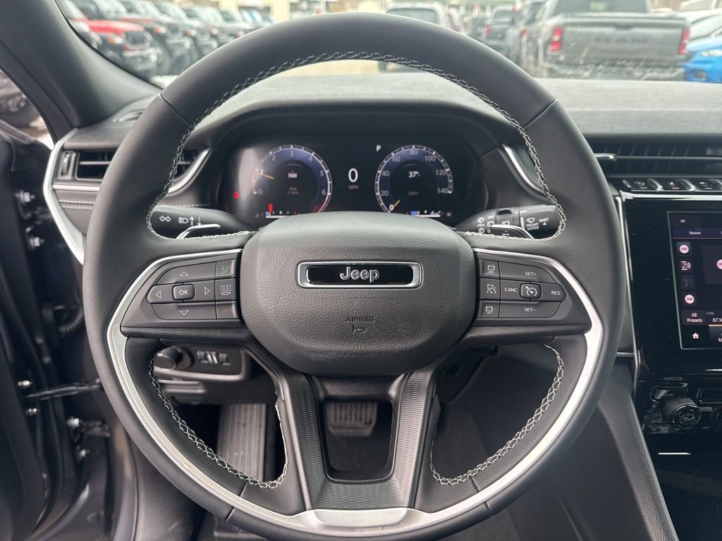 New 2026 Jeep Grand Cherokee Laredo image 10